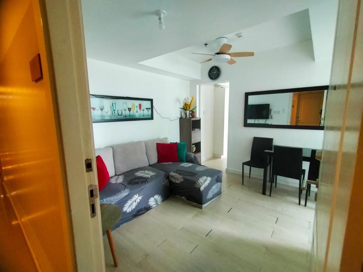 מנילה Beach Front Living In The Heart Of The City, Azure Residences מראה חיצוני תמונה