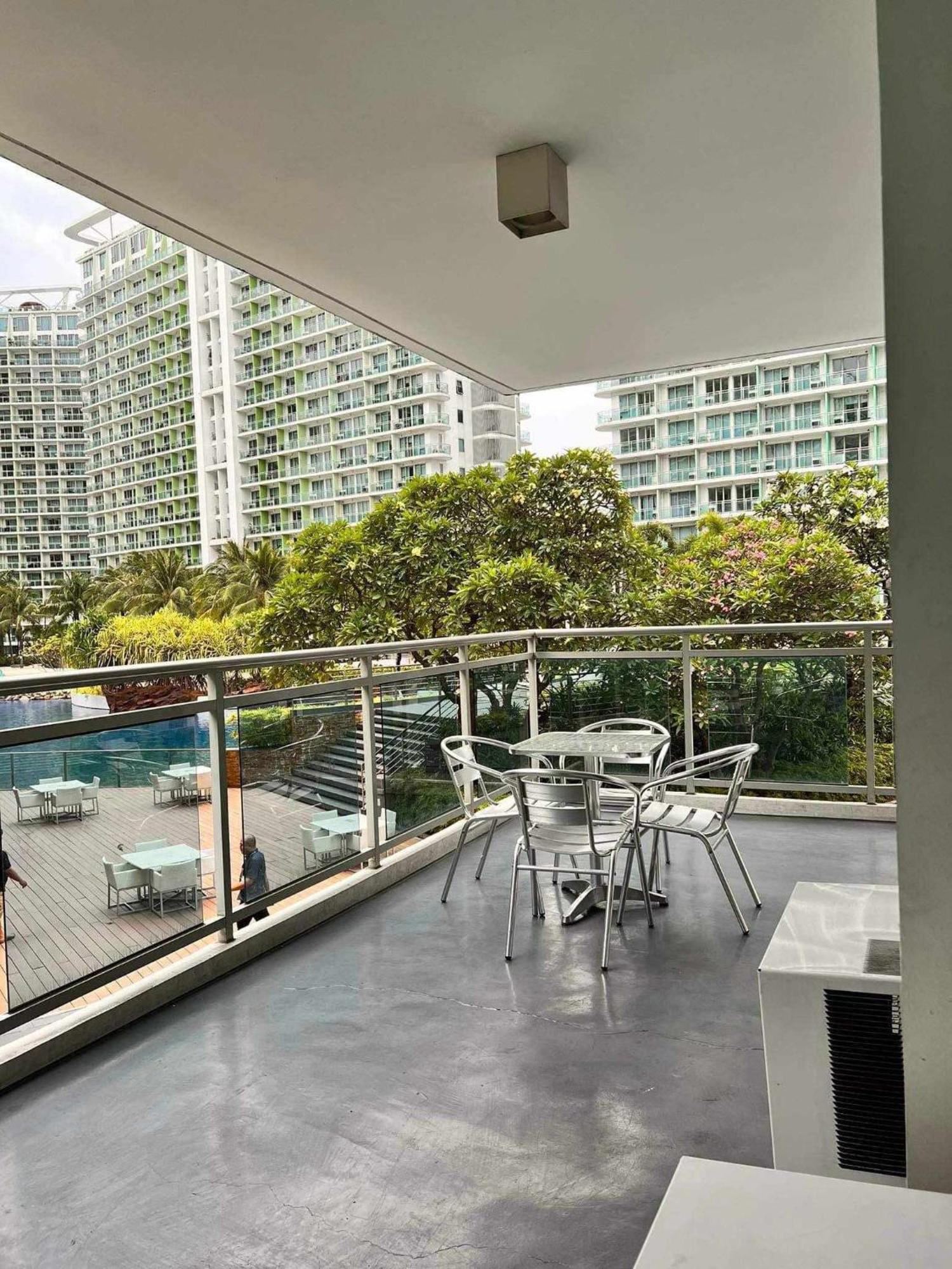מנילה Beach Front Living In The Heart Of The City, Azure Residences מראה חיצוני תמונה