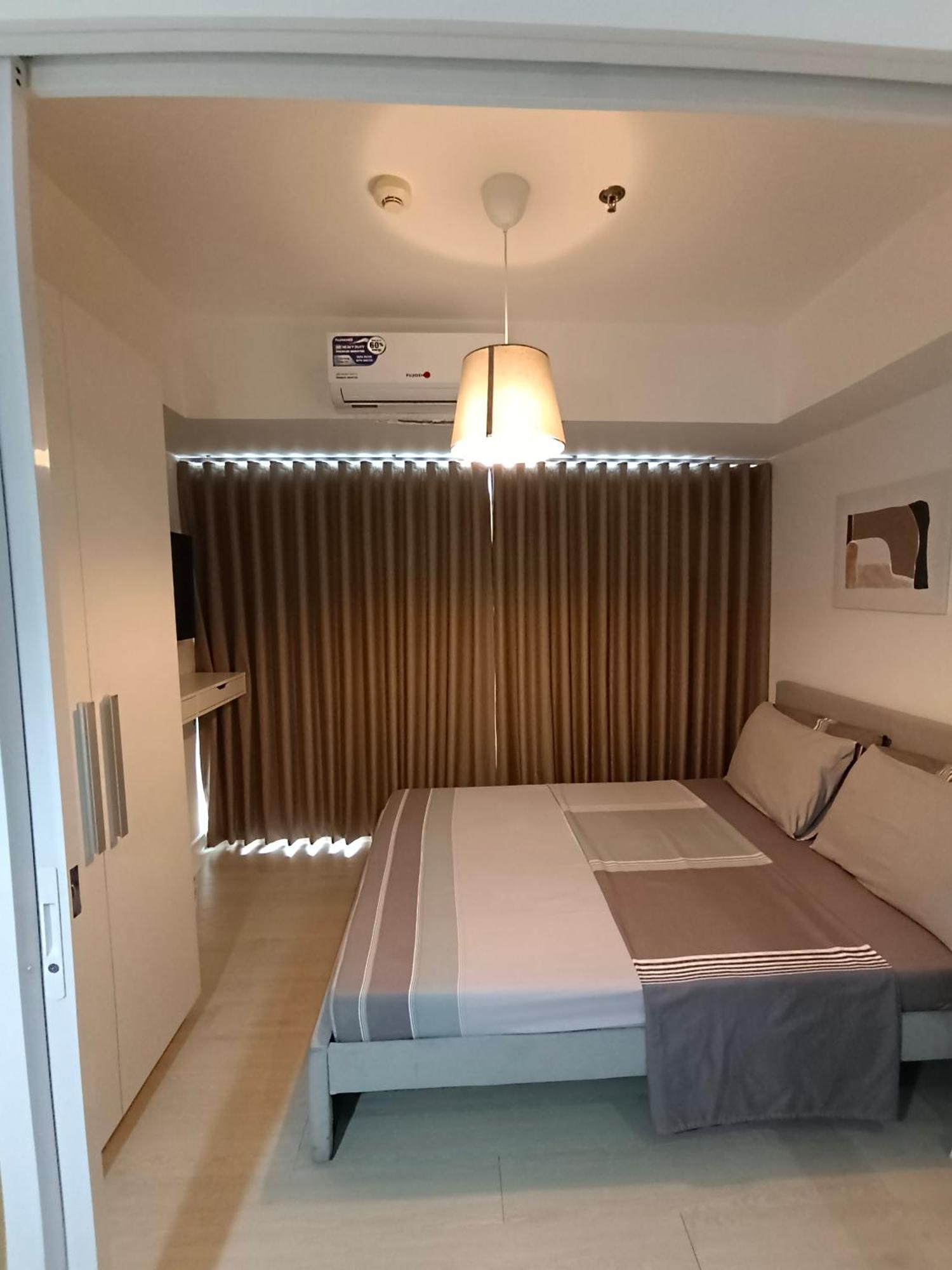 מנילה Beach Front Living In The Heart Of The City, Azure Residences מראה חיצוני תמונה