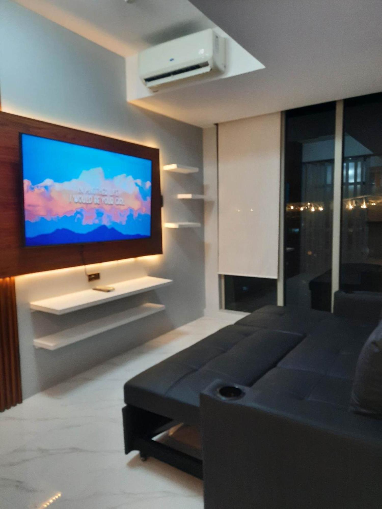 מנילה Beach Front Living In The Heart Of The City, Azure Residences מראה חיצוני תמונה