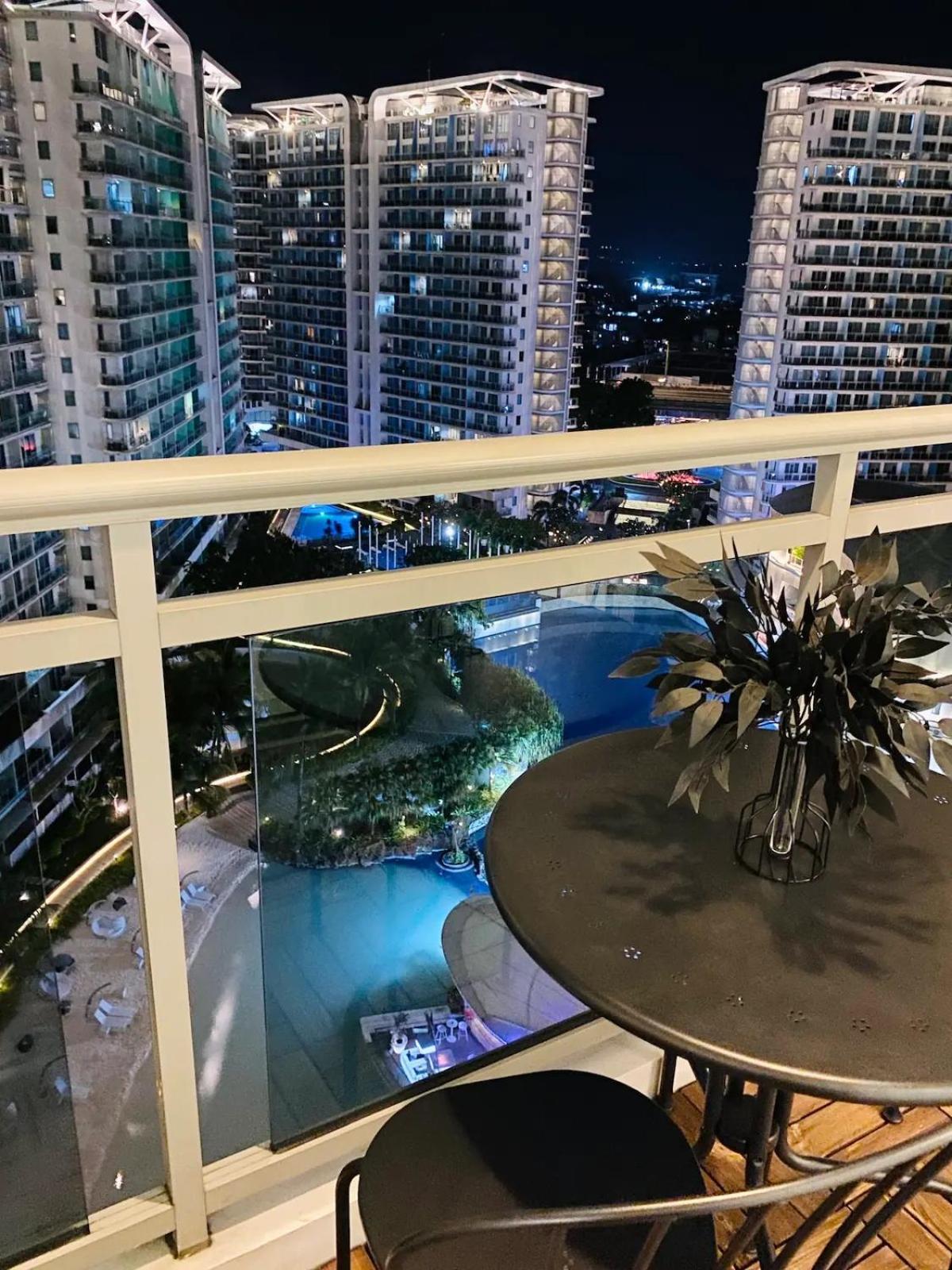 מנילה Beach Front Living In The Heart Of The City, Azure Residences מראה חיצוני תמונה